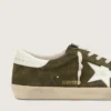 Super-Star para hombre en ante verde oliva con estrella de piel blanca