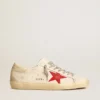 Super-Star para hombre en napa con estrella roja y lengüeta trasera de piel color crema