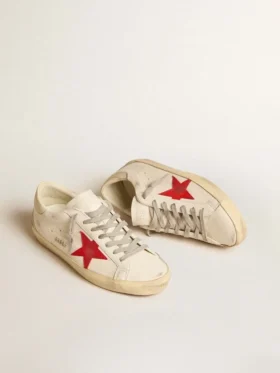 Super-Star para hombre en napa con estrella roja y lengüeta trasera de piel color crema