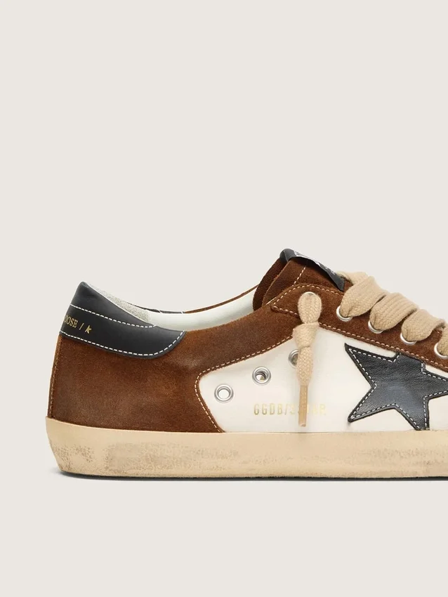 Super-Star para hombre en piel blanca y ante marrón con estrella de piel negra