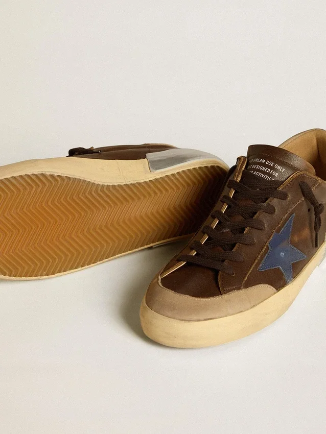 Super-Star para hombre en piel con estrella de piel azul y lengüeta del talón de nubuck beige
