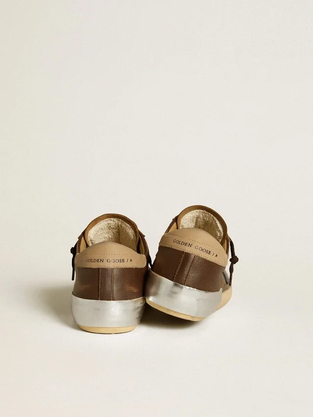 Super-Star para hombre en piel con estrella de piel azul y lengüeta del talón de nubuck beige