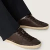 Super-Star para hombre en piel marrón oscuro con estrella de piel tono sobre tono