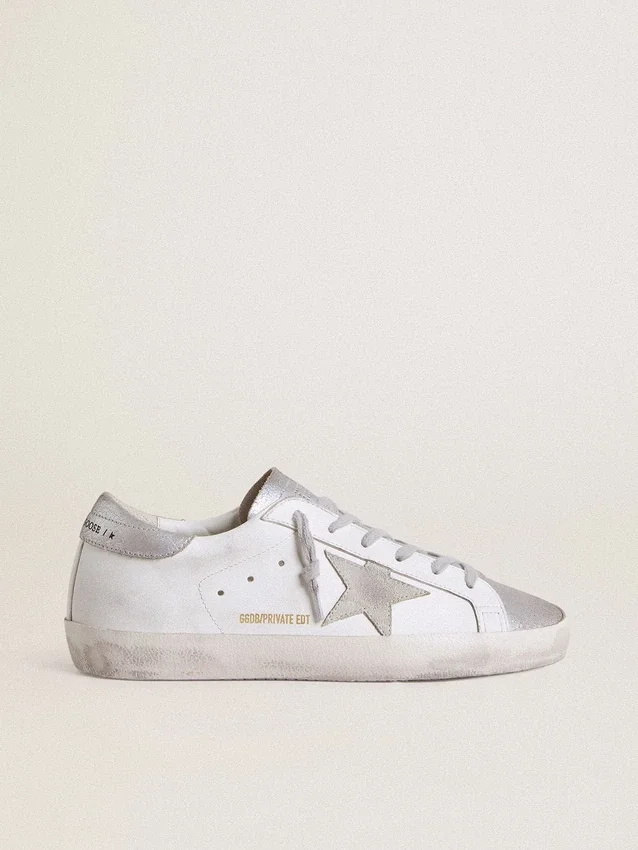 Super-Star para mujer con estrella de ante gris e inserciones de purpurina plateada