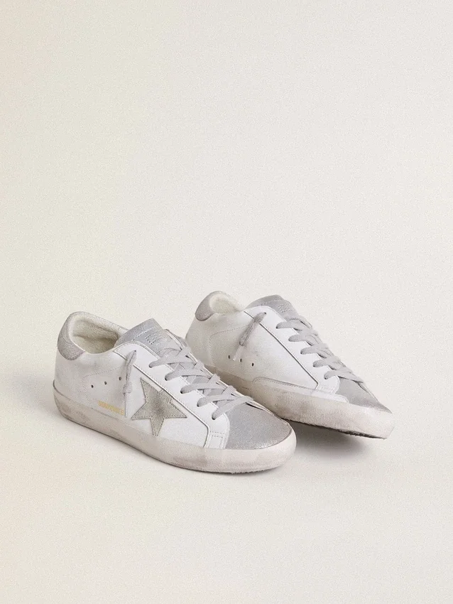 Super-Star para mujer con estrella de ante gris e inserciones de purpurina plateada