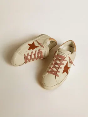 Super-Star para mujer con estrella de piel y lengüeta en el talón de piel con estampado de cocodrilo