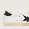 Super-Star para mujer con una estrella de cristales Swarovski negros y lengüeta en el talón