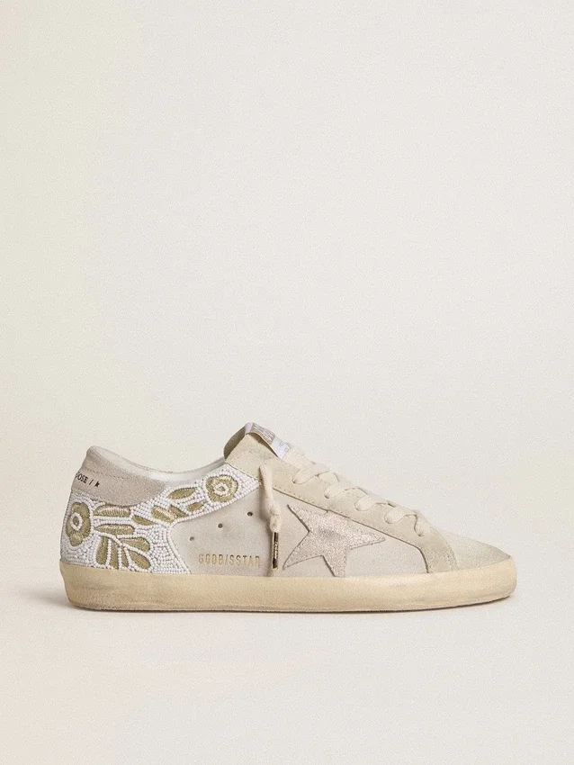 Super-Star para mujer en ante beige con bordado de abalorios y estrella de ante laminado