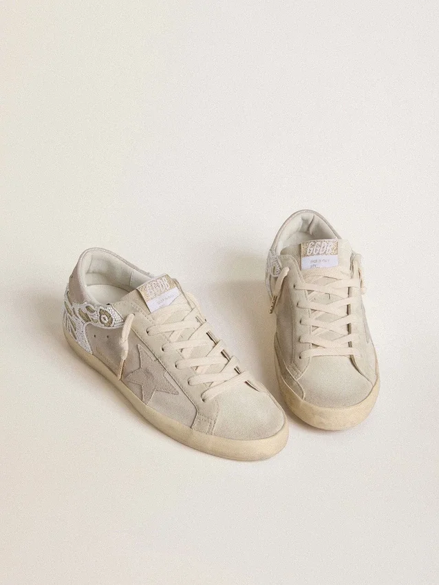 Super-Star para mujer en ante beige con bordado de abalorios y estrella de ante laminado