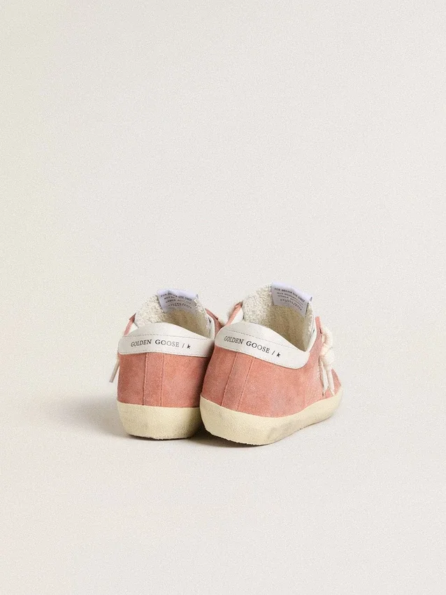 Super-Star para mujer en ante color coral con estrella y lengüeta del talón de piel blanca