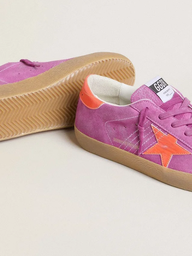 Super-Star para mujer en ante fucsia con estrella y lengüeta del talón de piel laminada naranja fluorescente