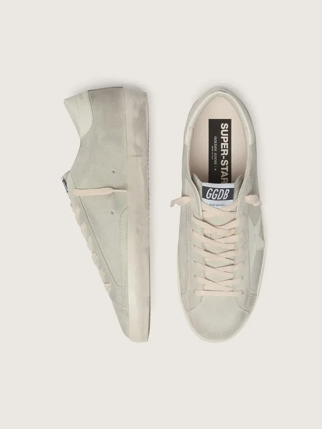 Super-Star para mujer en ante gris claro con estrella de piel blanca