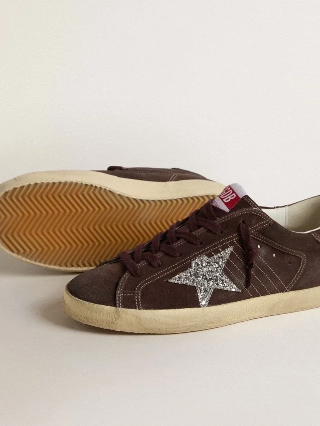 Super-Star para mujer en ante marrón con estrella plateada brillante