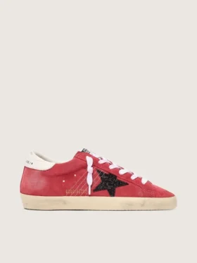 Super-Star para mujer en ante rojo con estrella brillante y lengüeta blanca en el talón