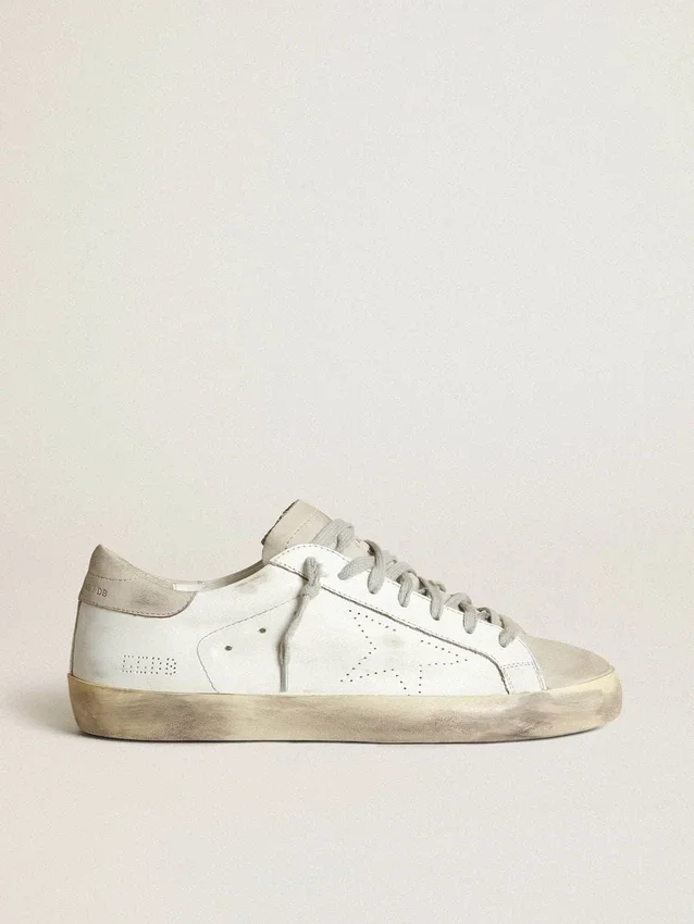 Super-Star para mujer en piel blanca con estrella perforada y lengüeta del talón de nubuck beige