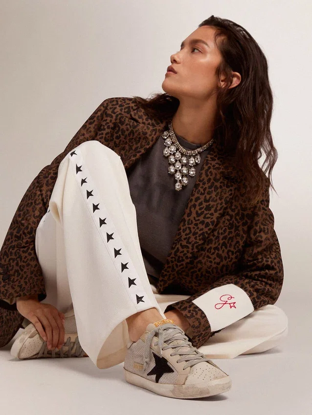Super-Star para mujer en piel con estrella negra