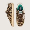 Super-Star para mujer en piel de potro con estampado de leopardo, estrella de piel y lengüeta en el talón