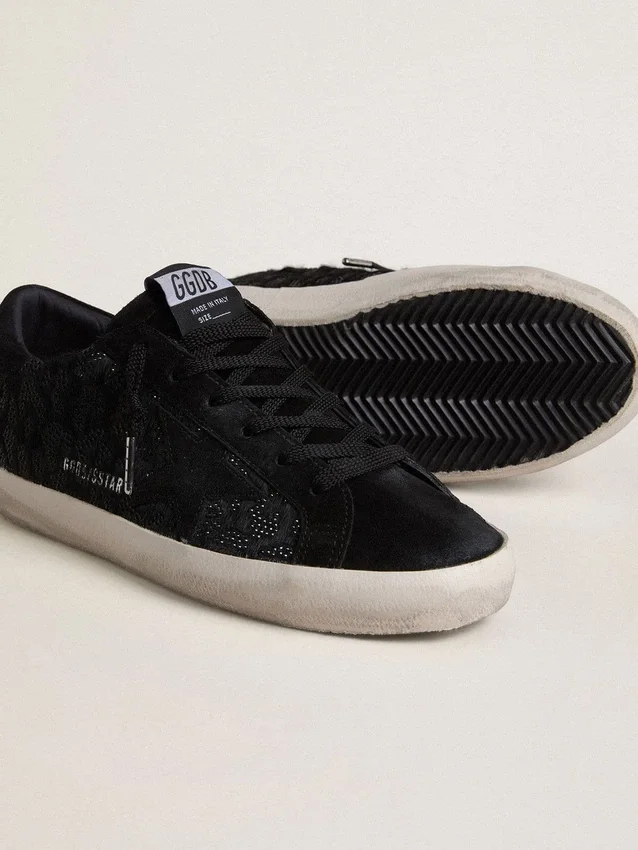 Super-Star para mujer en piel de potro negra con cristales Swarovski negros y estrella de ante negro