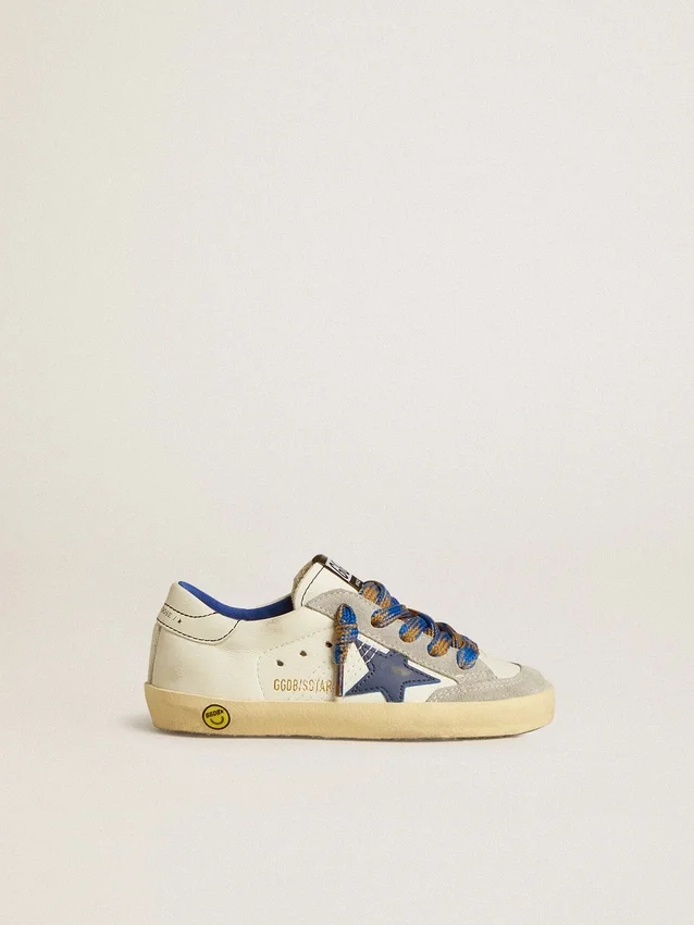 Super-Star Young con estrella de cuero azul e inserciones de ante gris hielo