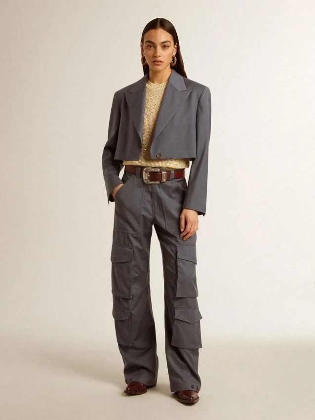 Top de punto de malla con lentejuelas y detalles en contraste