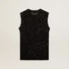 Top de punto de malla negro con lentejuelas y detalles en contraste