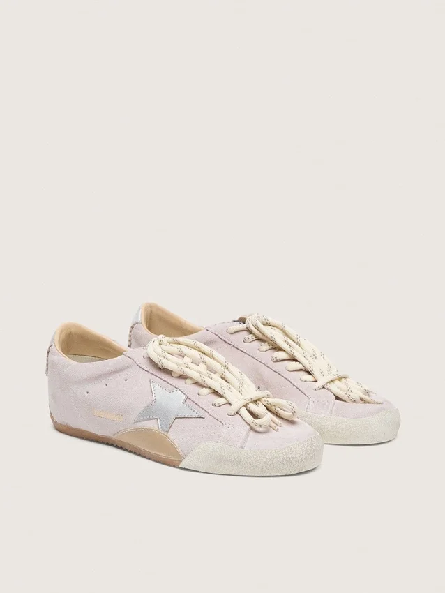 True-Star para mujer en ante rosa pastel con estrella plateada y lengüeta en el talón
