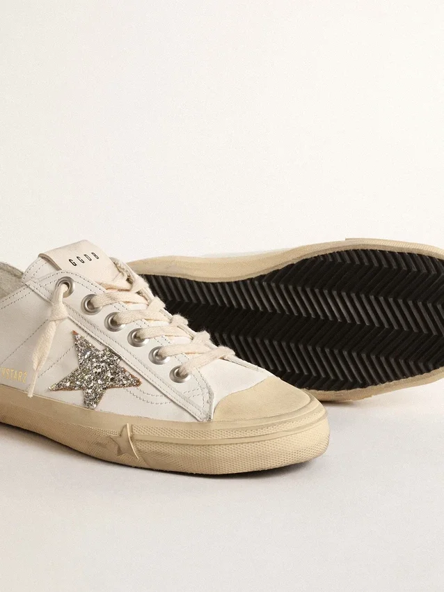 V-Star en piel blanca con una estrella de purpurina platino