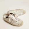 V-Star para hombre en piel blanca con estrella blanca y raya azul claro en el ribete