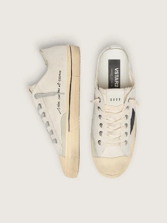 V-Star para mujer con estrella de ante negro y letras bordadas