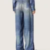Vaqueros «boyfriend» de mujer en denim azul con estampado de archivo