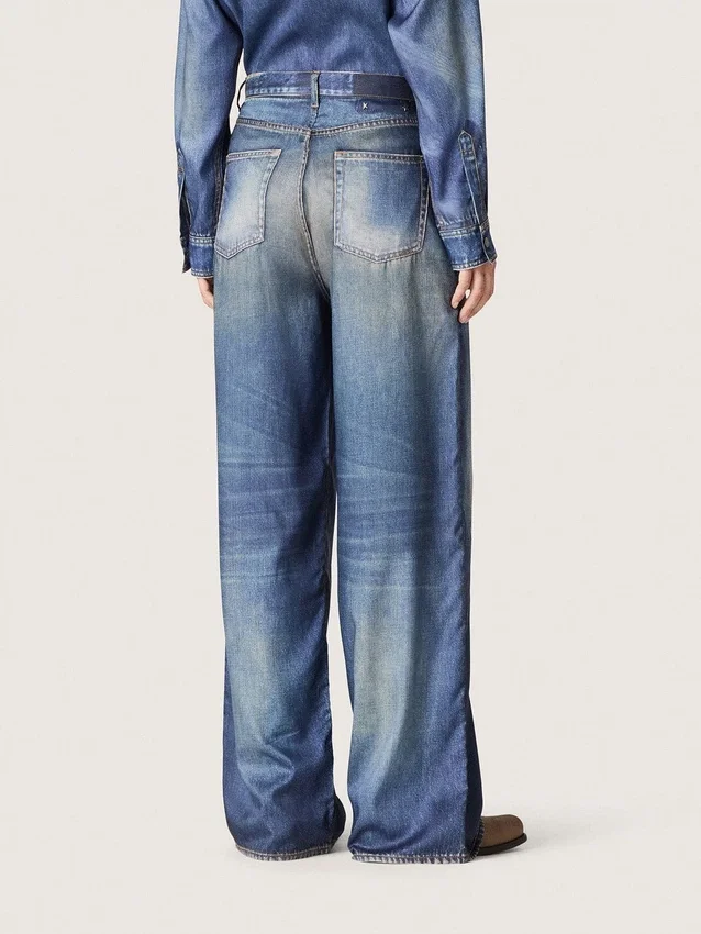 Vaqueros «boyfriend» de mujer en denim azul con estampado de archivo