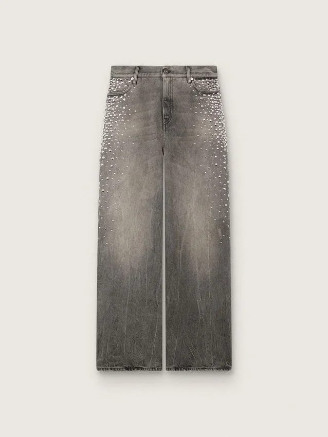 Vaqueros «boyfriend» de mujer en denim gris con tachuelas plateadas con efecto degradado