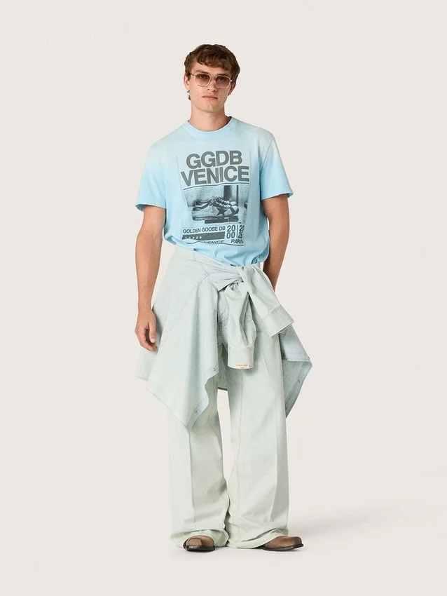 Vaqueros de hombre en denim azul claro