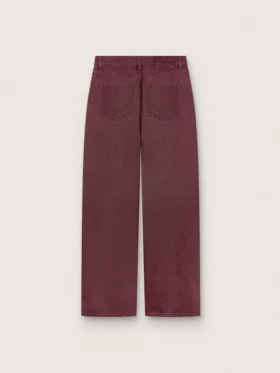 Vaqueros de mujer en denim burdeos