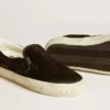 VCE Penstar para hombre en ante negro con lengüeta del talón de piel negra