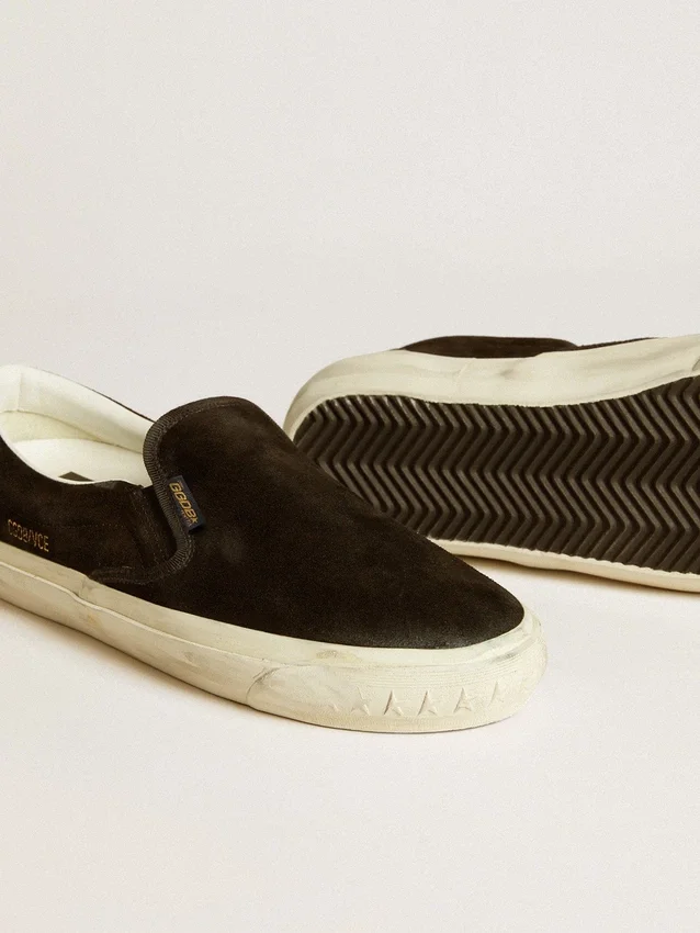 VCE Penstar para hombre en ante negro con lengüeta del talón de piel negra