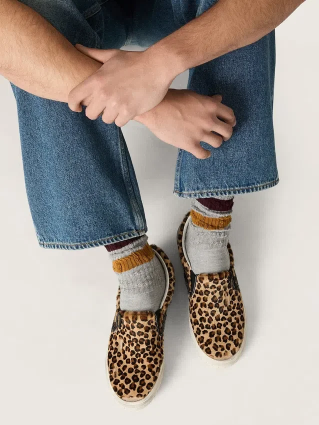 VCE Penstar para hombre en piel de potro con estampado de leopardo y lengüeta trasera de cuero negro