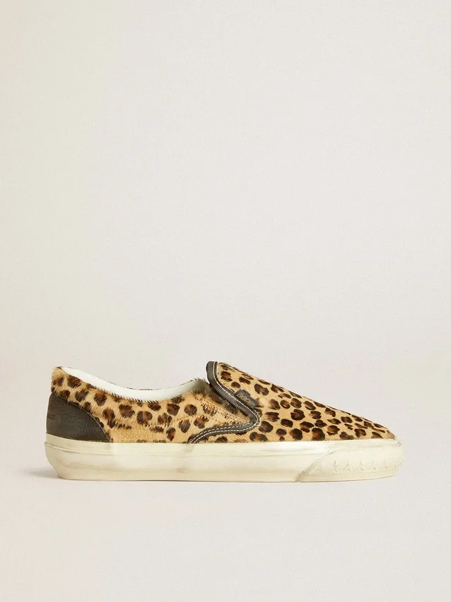VCE Penstar para mujer en piel de potro con estampado de leopardo y lengüeta trasera de cuero negro