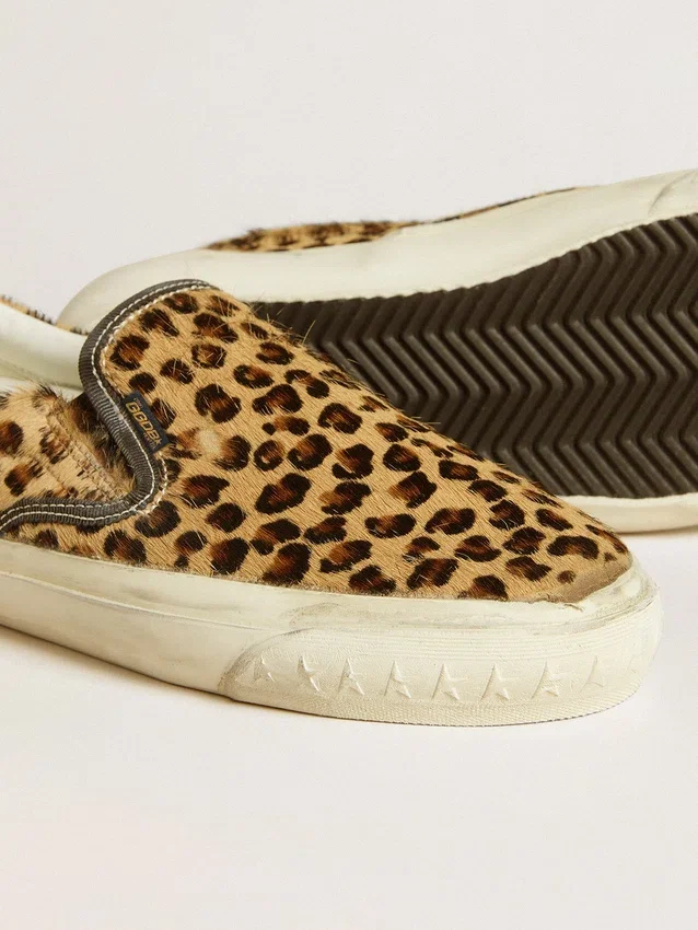 VCE Penstar para mujer en piel de potro con estampado de leopardo y lengüeta trasera de cuero negro