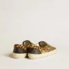VCE Penstar para mujer en piel de potro con estampado de leopardo y lengüeta trasera de cuero negro