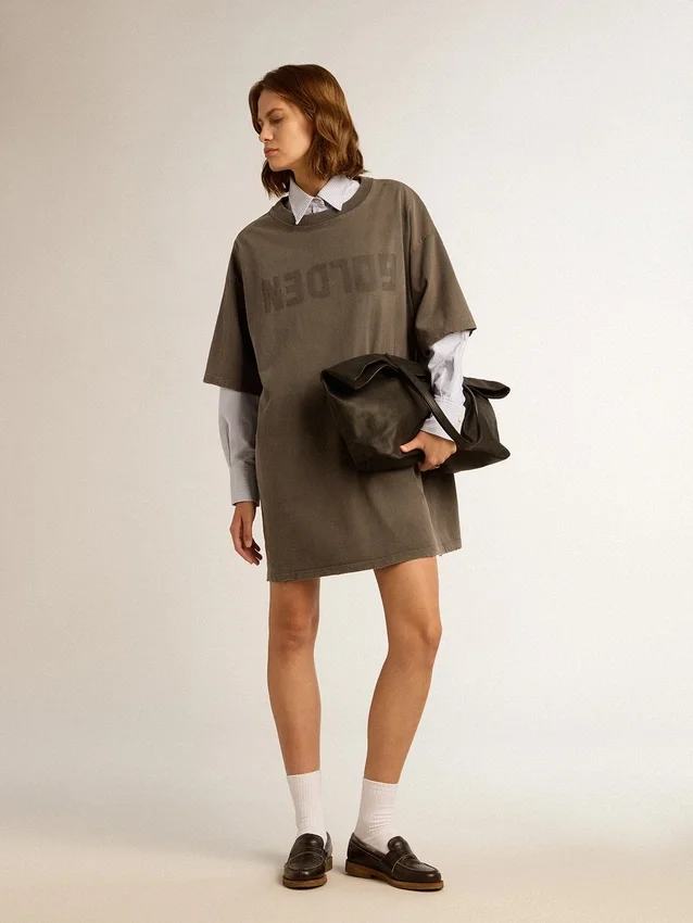 Vestido camiseta gris para mujer con acabado desgastado