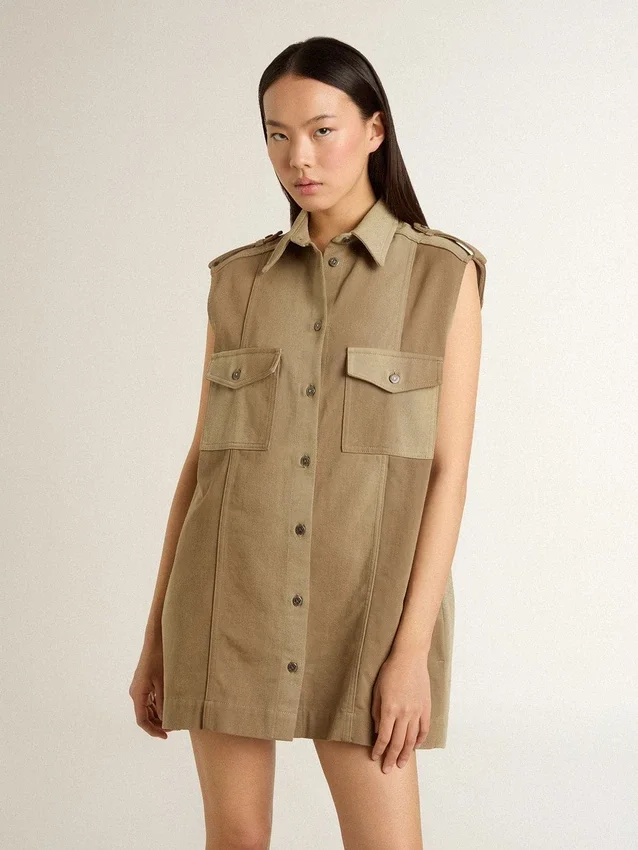 Vestido de camisa de mujer en denim color arena con detalles militares