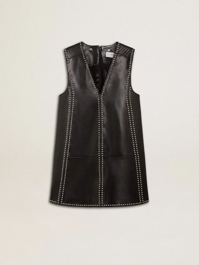 Vestido de mujer de piel napa negra con tachuelas