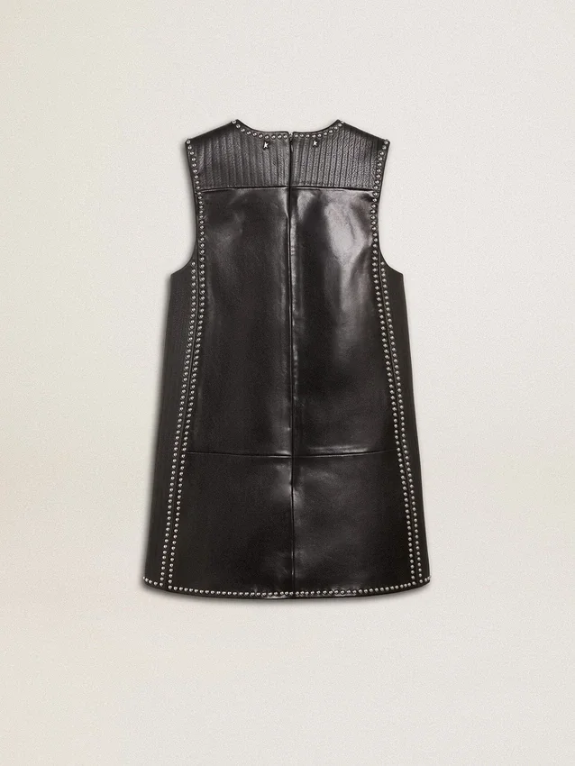 Vestido de mujer de piel napa negra con tachuelas