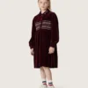 Vestido de niñas en color burdeos con efecto terciopelo y bordado en la parte delantera