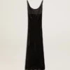 Vestido liso de mujer en negro con efecto terciopelo