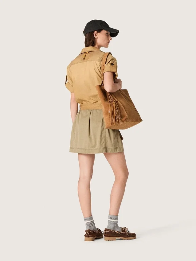 Vestido safari de mujer en algodón beige y verde militar con bolsillos maxi