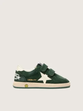 Young Ball Star en ante verde bosque con estrella y lengüeta en el talón de piel color crema
