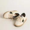 Young Ball Star en piel blanca con estrella de ante verde