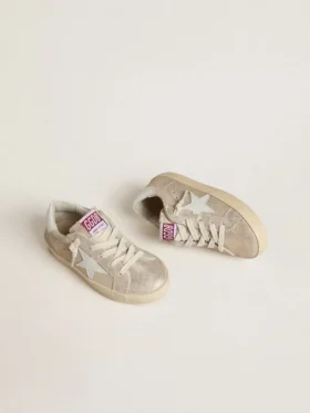 Young Super-Star en ante con efecto laminado color arena y estrella de cuero blanco